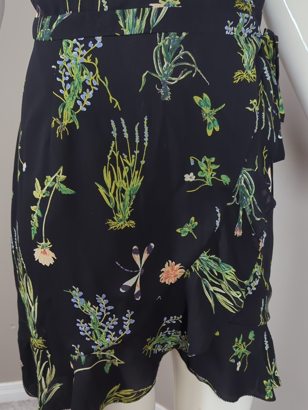 Sunday Best Black Floral Wrap Mini Dress Ruffles Summer Vacation Small - Picture 7 of 9